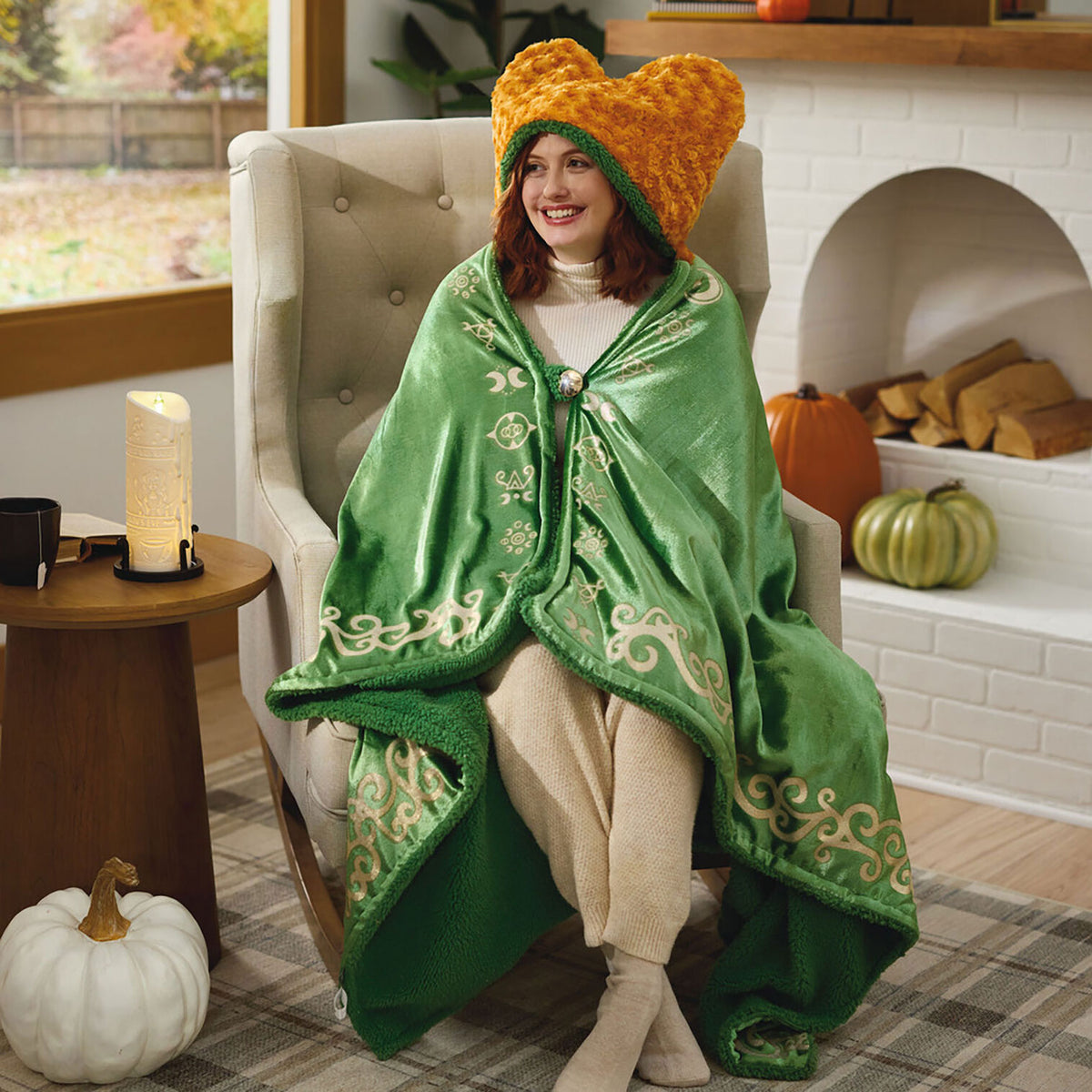 Disney Hocus Pocus Winifred Sanderson Hooded Blanket, 74x52