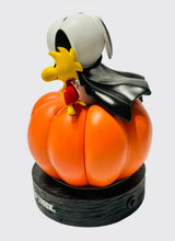Load image into Gallery viewer, Hallmark Peanuts Vampire Snoopy and Woodstock Halloween Figurine With Sound, 5.5"
