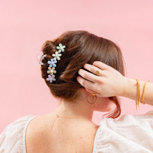 Load image into Gallery viewer, The Darling Effect Daisy Claw Clip - Cool
